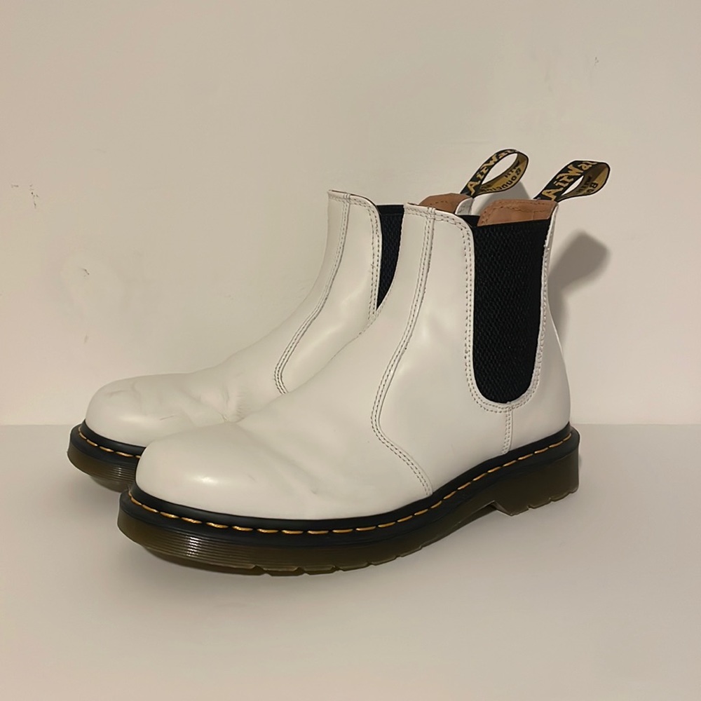 Dr. Martens 2976 Chelsea Boot - Women's